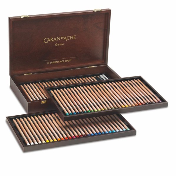 Caran d’Ache LUMINANCE 6901 Permanentstifte 80 Farben im Holzkoffer geöffnet